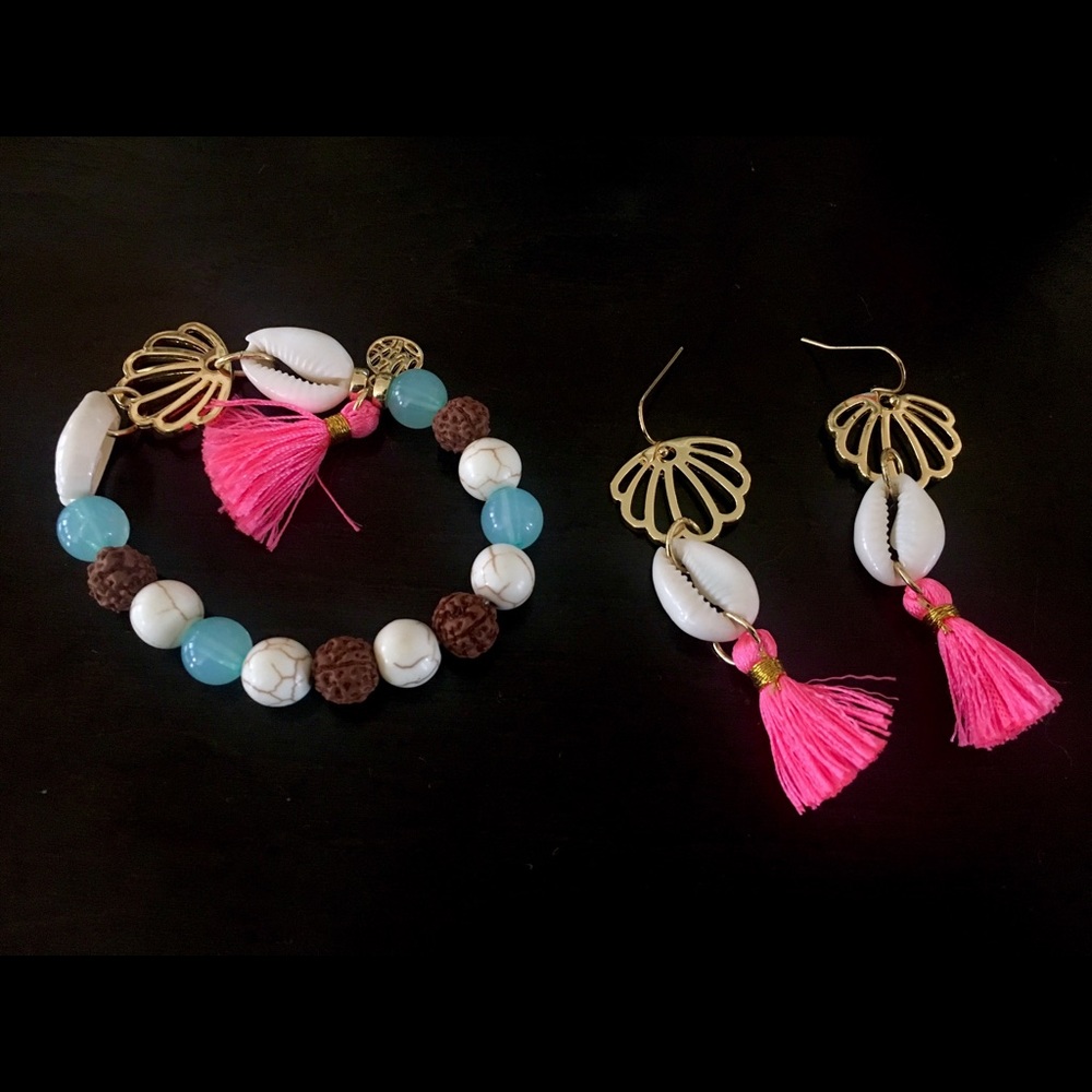 Lilly Pulitzer flamingo tongue and fringe bracelet